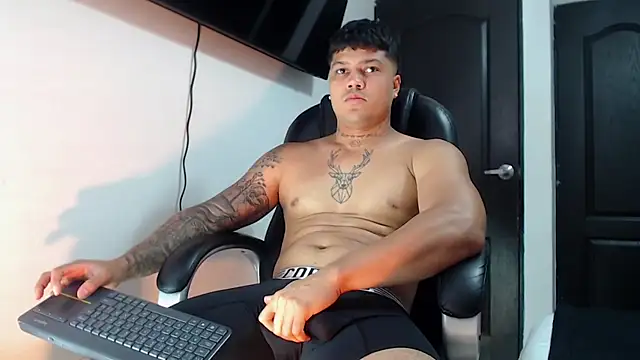 Boyhot 00 online show from November 2025 01:33:02 PM