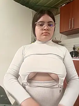 Snapshot of sofia_athome chatting on November 2025 06:29:02 PM sofia athome online show from November 2025 06:29:02 PM