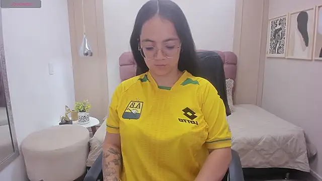 Sasha Grace online show from March 2026 07:39:01 PM