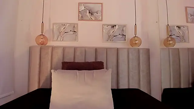 tamara kisses online show from May 2026 12:02:02 PM