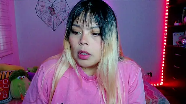 EllieMoonX online show from February 2026 10:29:01 PM