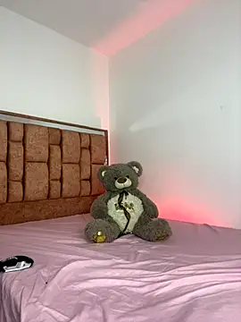 Lucy 699 online show from November 2025 06:45:02 AM