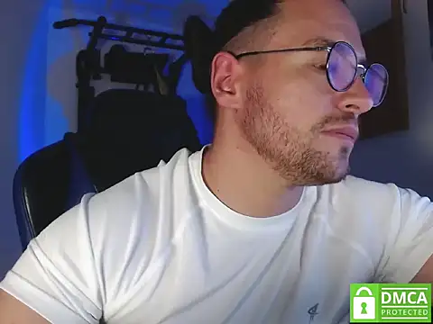 Snapshot of kurt_xx chatting on October 2025 02:07:02 PM kurt xx online show from October 2025 02:07:02 PM