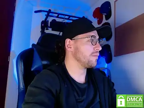 Snapshot of kurt_xx chatting on October 2025 11:49:02 PM kurt xx online show from October 2025 11:49:02 PM