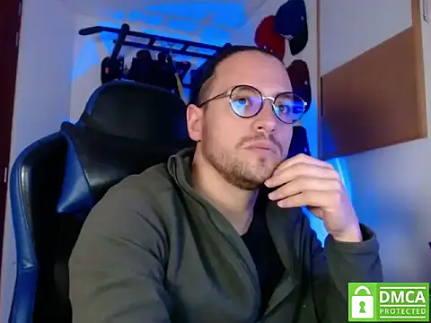 Snapshot of kurt_xx chatting on October 2025 12:52:02 PM kurt xx online show from October 2025 12:52:02 PM