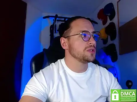 Snapshot of kurt_xx chatting on October 2025 01:34:02 PM kurt xx online show from October 2025 01:34:02 PM