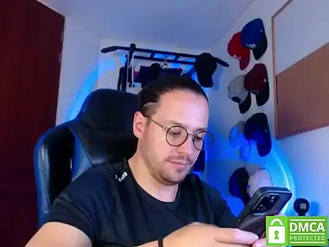 Snapshot of kurt_xx chatting on November 2025 03:12:02 PM kurt xx online show from November 2025 03:12:02 PM