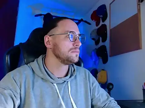 Snapshot of kurt_xx chatting on November 2025 02:39:02 PM kurt xx online show from November 2025 02:39:02 PM