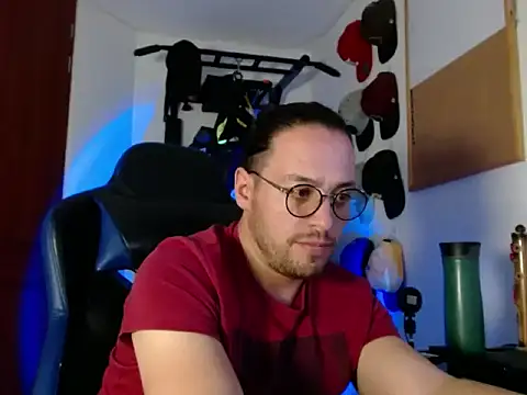 Snapshot of kurt_xx chatting on December 2025 06:57:02 PM kurt xx online show from December 2025 06:57:02 PM