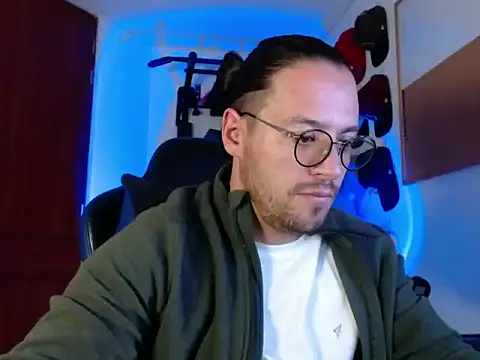 Snapshot of kurt_xx chatting on December 2025 08:45:02 AM kurt xx online show from December 2025 08:45:02 AM