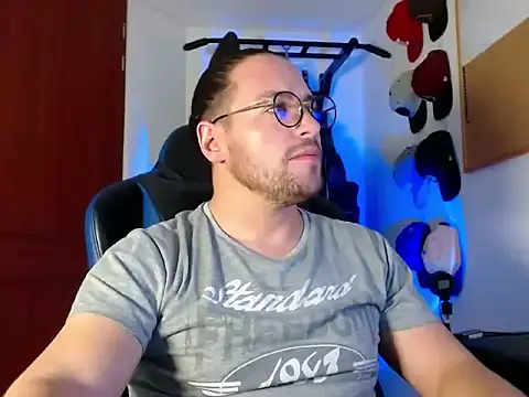 Snapshot of kurt_xx chatting on December 2025 01:42:01 PM kurt xx online show from December 2025 01:42:01 PM