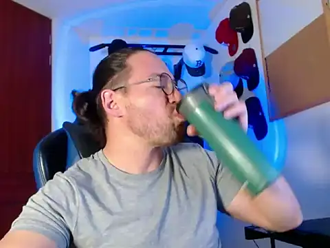 Snapshot of kurt_xx chatting on December 2025 01:22:01 AM kurt xx online show from December 2025 01:22:01 AM