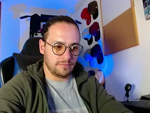 Snapshot of kurt_xx chatting on December 2025 12:20:01 PM kurt xx online show from December 2025 12:20:01 PM