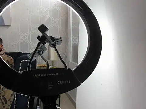 MorenitoDigno online show from November 2025 06:53:02 PM