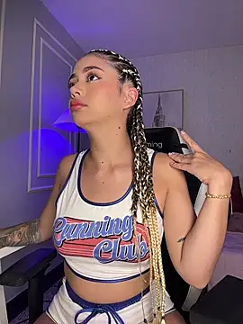 HoneyMollyX online show from November 2025 01:00:01 PM