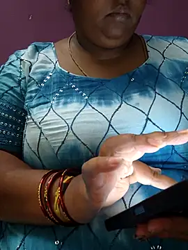 Snapshot of sweetrevathi chatting on November 2025 11:40:02 AM sweetrevathi online show from November 2025 11:40:02 AM