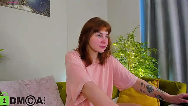 Snapshot of Rene_Shine chatting on November 2025 09:22:01 AM Rene Shine online show from November 2025 09:22:01 AM