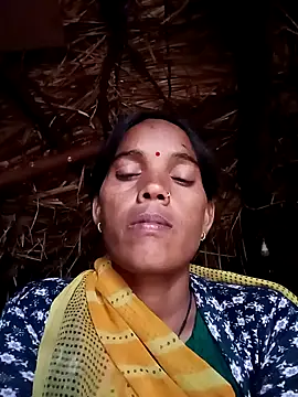 Snapshot of Cutsedi3 chatting on October 2025 10:52:02 AM Cutsedi3 online show from October 2025 10:52:02 AM