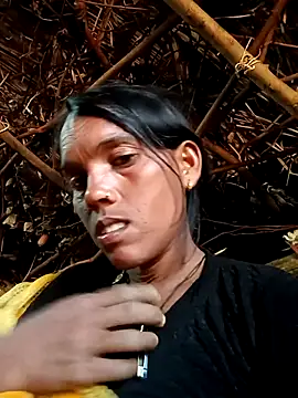 Snapshot of Cutsedi3 chatting on November 2025 09:53:02 AM Cutsedi3 online show from November 2025 09:53:02 AM