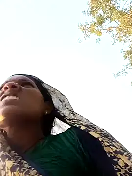 Snapshot of Cutsedi3 chatting on November 2025 11:21:02 AM Cutsedi3 online show from November 2025 11:21:02 AM