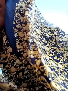 Snapshot of Cutsedi3 chatting on November 2025 10:35:02 AM Cutsedi3 online show from November 2025 10:35:02 AM