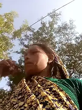 Snapshot of Cutsedi3 chatting on November 2025 09:09:01 AM Cutsedi3 online show from November 2025 09:09:01 AM