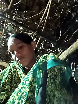 Snapshot of Cutsedi3 chatting on November 2025 12:05:02 PM Cutsedi3 online show from November 2025 12:05:02 PM