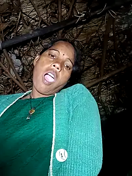 Snapshot of Cutsedi3 chatting on November 2025 11:32:01 PM Cutsedi3 online show from November 2025 11:32:01 PM