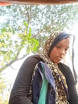 Snapshot of Cutsedi3 chatting on November 2025 10:59:01 AM Cutsedi3 online show from November 2025 10:59:01 AM