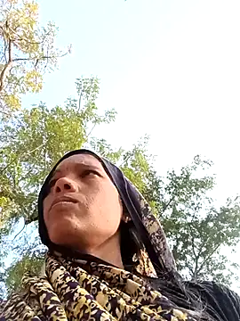 Snapshot of Cutsedi3 chatting on November 2025 10:30:01 AM Cutsedi3 online show from November 2025 10:30:01 AM