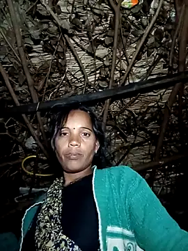 Snapshot of Cutsedi3 chatting on December 2025 09:45:02 PM Cutsedi3 online show from December 2025 09:45:02 PM