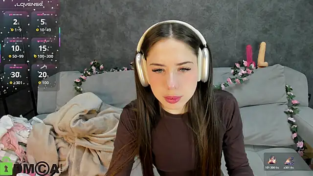 Lana Stones online show from November 2025 12:27:01 AM