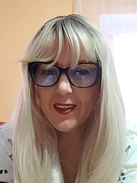 Snapshot of Amelialove42 chatting on November 2025 08:48:02 AM Amelialove42 online show from November 2025 08:48:02 AM