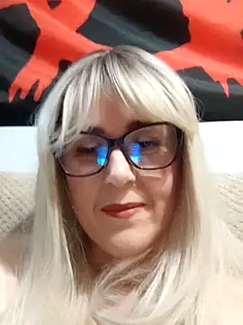 Snapshot of Amelialove42 chatting on December 2025 04:22:01 PM Amelialove42 online show from December 2025 04:22:01 PM