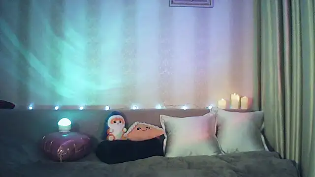 Snapshot of MoodieMira chatting on February 2026 08:20:02 PM MoodieMira online show from February 2026 08:20:02 PM