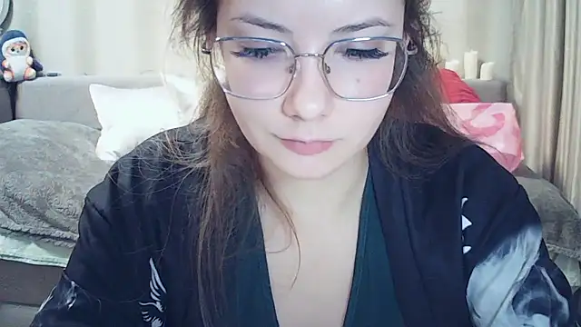 MoodieMira online show from March 2026 03:40:01 PM