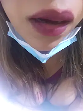 Snapshot of FATIFATIMOROC chatting on November 2025 09:31:01 AM FATIFATIMOROC online show from November 2025 09:31:01 AM