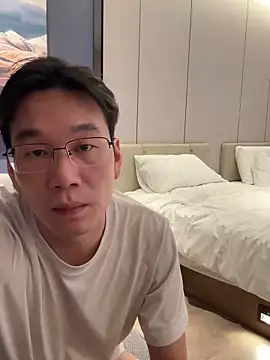 Snapshot of zhenzhen666 chatting on November 2025 01:42:02 PM zhenzhen666 online show from November 2025 01:42:02 PM