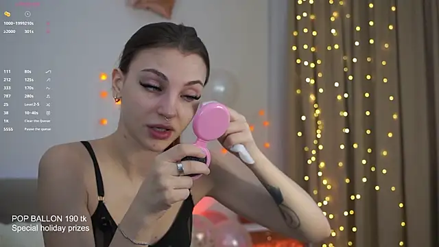 Snapshot of beckymadsons chatting on December 2025 11:17:01 AM beckymadsons online show from December 2025 11:17:01 AM