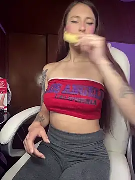 Im scarlett18 online show from November 2025 10:33:02 PM