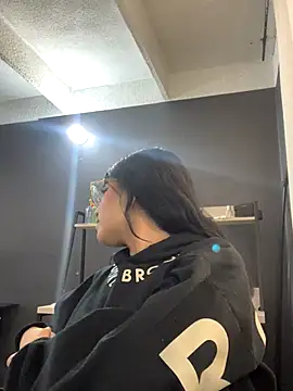 Snapshot of angie_rousse_ chatting on November 2025 01:11:01 PM angie rousse online show from November 2025 01:11:01 PM