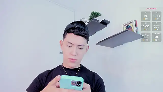 Snapshot of Iam_criss09 chatting on November 2025 01:12:02 PM Iam criss09 online show from November 2025 01:12:02 PM