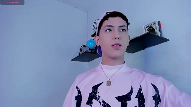 Iam criss09 online show from November 2025 08:33:02 PM