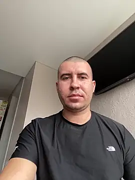 Snapshot of AronMode chatting on November 2025 10:43:02 AM AronMode online show from November 2025 10:43:02 AM