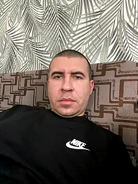 Snapshot of AronMode chatting on November 2025 10:47:02 AM AronMode online show from November 2025 10:47:02 AM