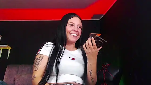 Snapshot of Liastark chatting on December 2025 05:18:02 PM Liastark online show from December 2025 05:18:02 PM