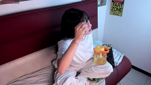 bubble  angel   online show from November 2025 11:32:01 AM