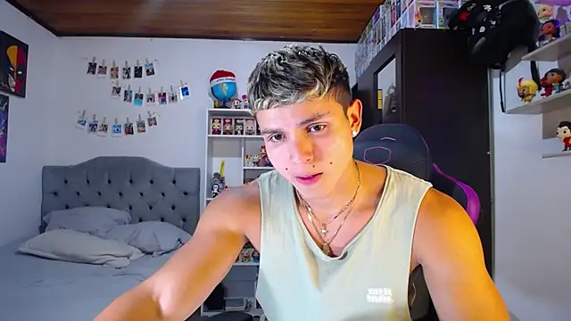 mirallesandbig online show from October 2025 11:04:02 PM