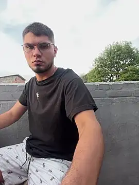 mirallesandbig online show from November 2025 09:59:01 PM