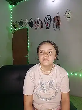 Snapshot of SweetRabbit29 chatting on May 2026 06:35:02 PM SweetRabbit29 online show from May 2026 06:35:02 PM